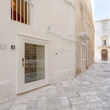 Casa Reale-romantic With Bath Tub In Old Town 莫诺波利