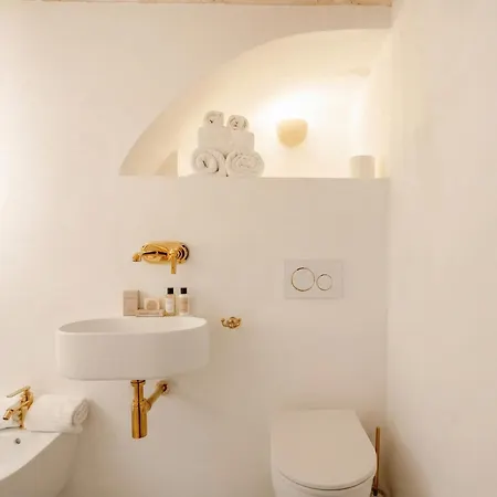 Apartament Casa Reale-romantic With Bath Tub In Old Town Monopoli